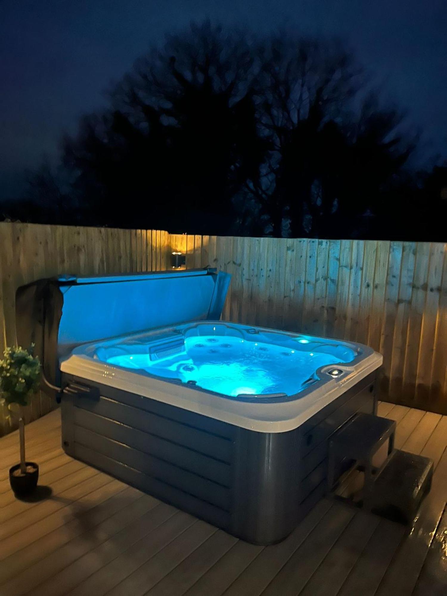 ביוד No 1 The Paddock - Spacious Holiday Home With A Hot Tub מראה חיצוני תמונה